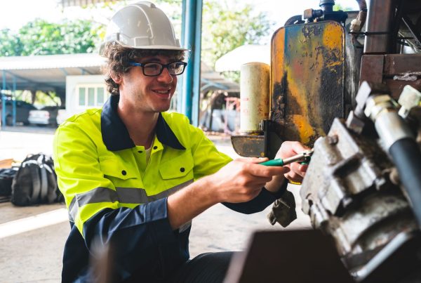 Onderhoudsmonteur aan het werk